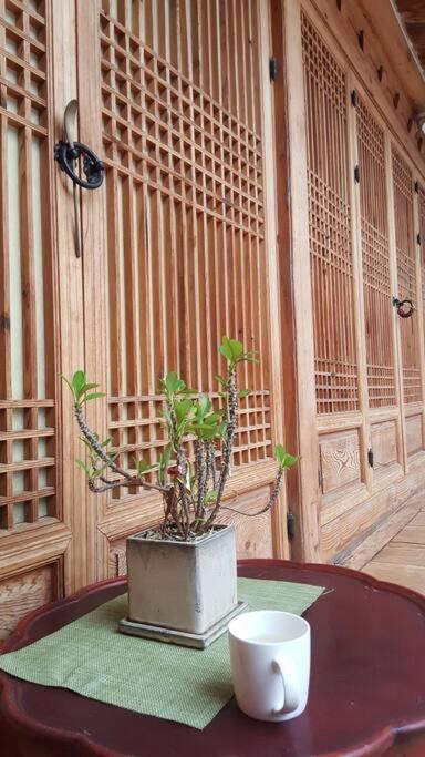 Namhyundang - Hanok Korean Traditional House سيول المظهر الخارجي الصورة